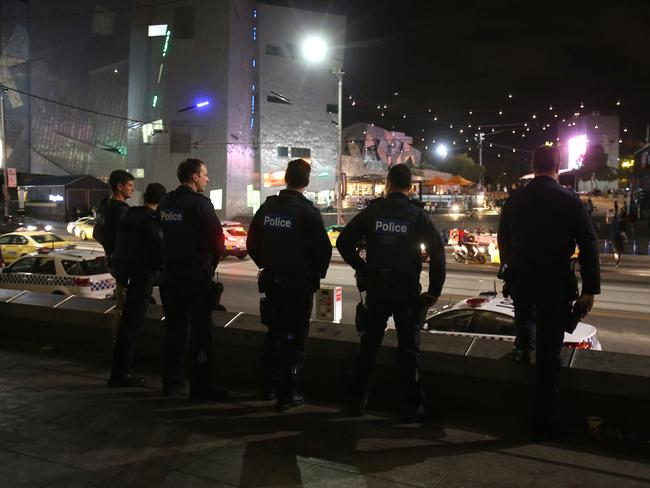 Crowd at Swanston St, City, Picture Yuri Koluzmin Moomba riots, moomba brawl Federation Square