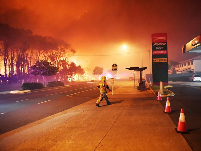 Residents have been evacuated from a fire outbreak along David Low Way, Peregian Beach, near Lorikett Drive. Photo Patrick Woods / Sunshine Coast Daily.