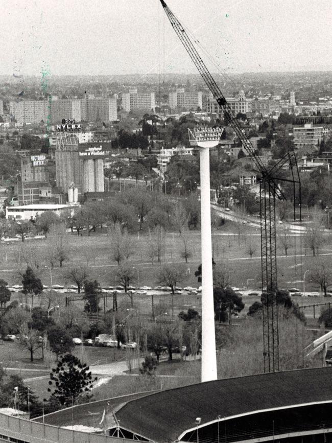 Construction work on the light towers at the MCG in 1984.