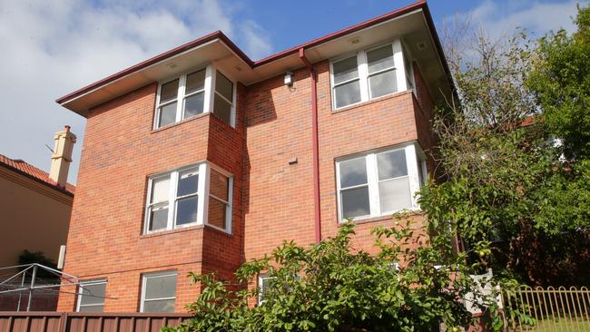 The government has abandoned plans to sell this public housing block in Mosman. Picture: Adam Ward