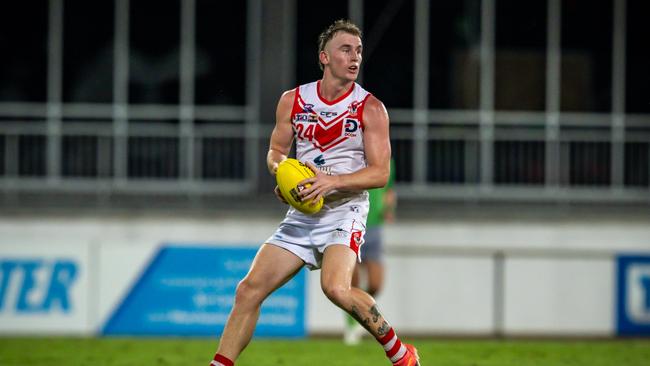 Tanner Lovell playing for Waratah in the 2024-25 NTFL season. Picture: Patch Clapp / AFLNT Media