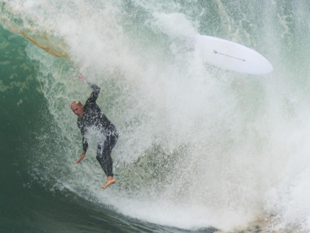 Kelly Slater struggled in the rough conditions.