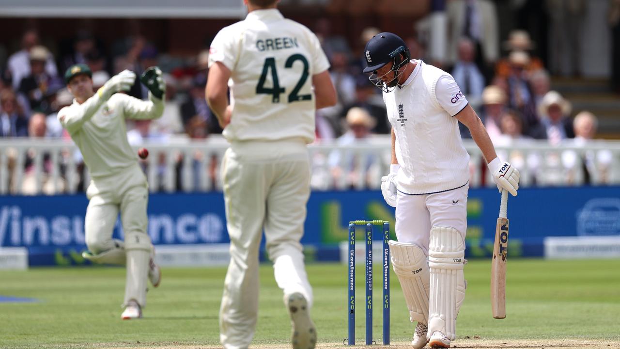 Alex Carey throws the ball to run out Jonny Bairstow. Picture: Ryan Pierse/Getty Images