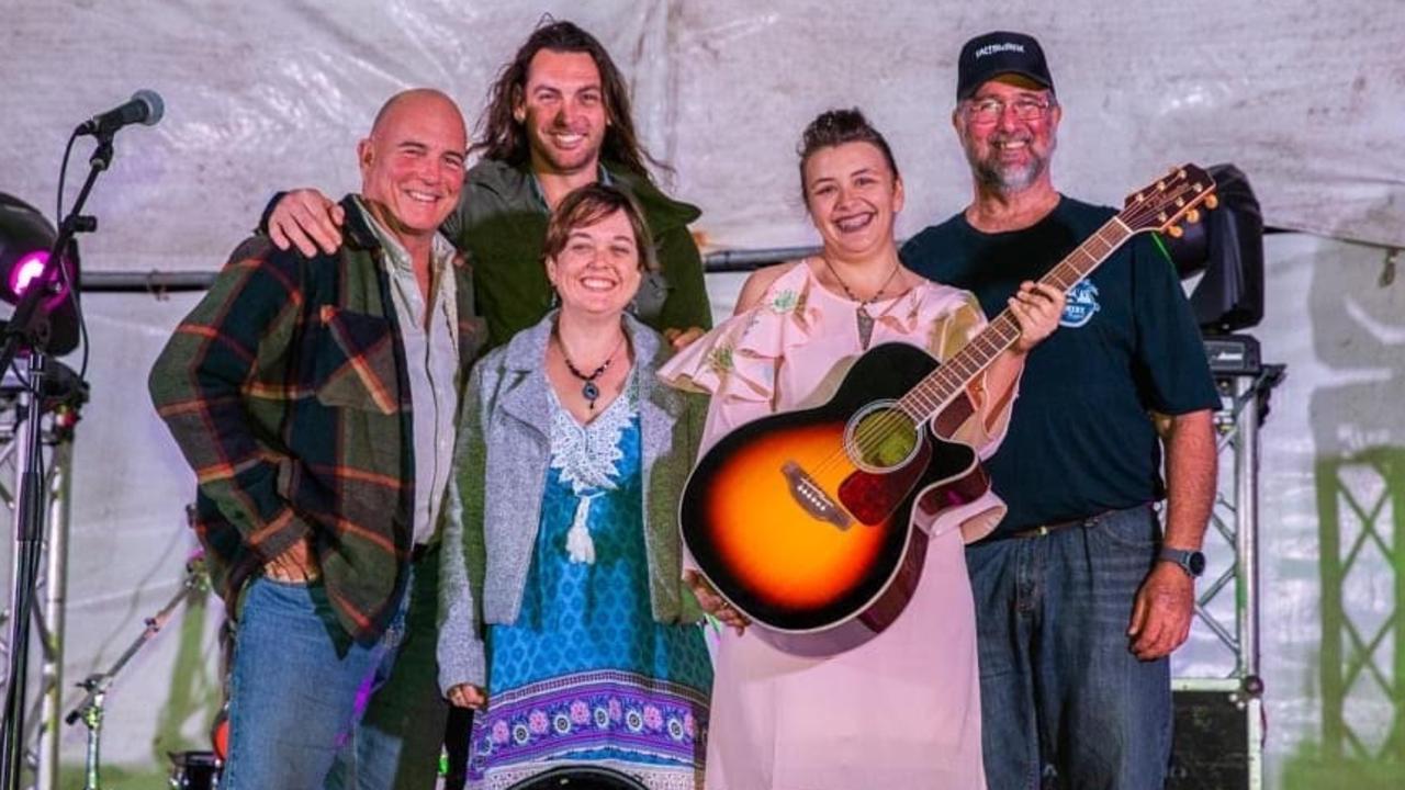 Peter Blundell (right) with his brother James Blundell, James's son Briar, Rebecca Gracie and a contestant at Country on Keppel.