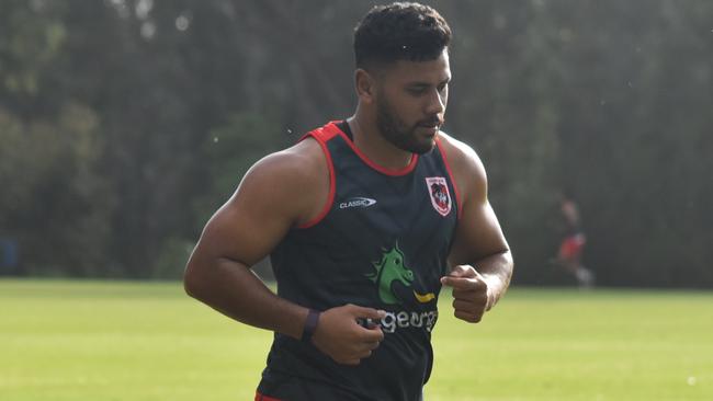 Poasa Faamausili put through his paces during Dragons training. Source: Dragons