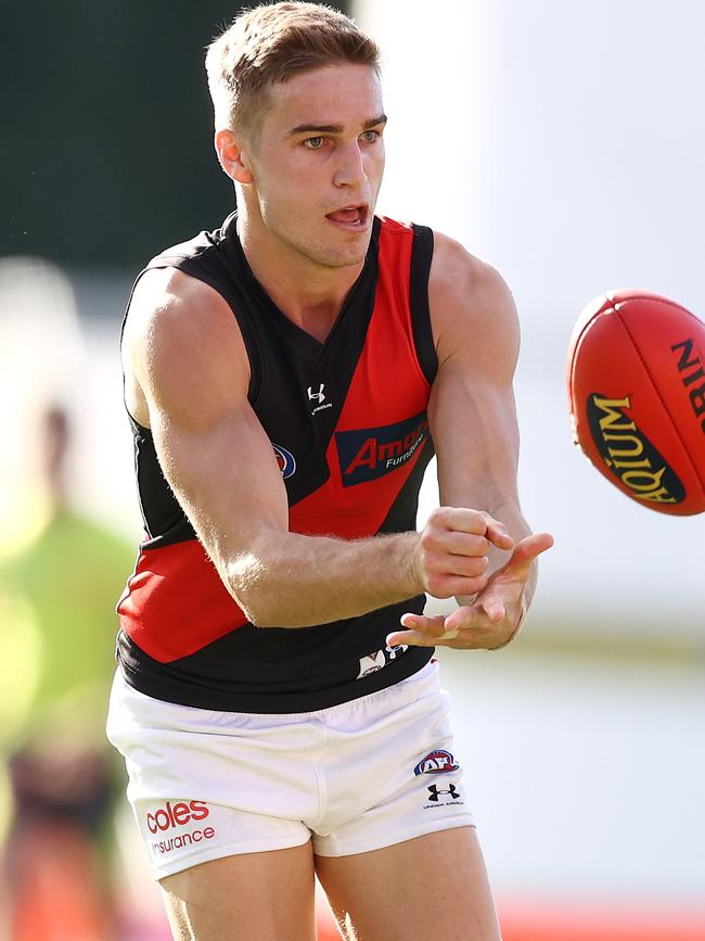 Matt Guelfi has re-signed with the Bombers.