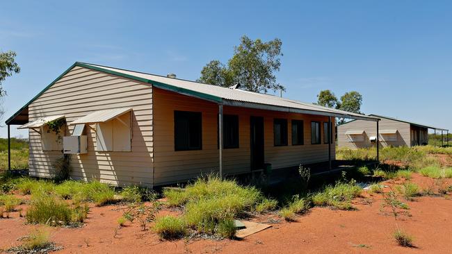 A 10-minute drive south of Tennant Creek, five houses built in 1995 have sat unused and left to deteriorate in a scenic quiet location.