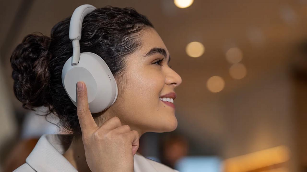 Sony WH-1000XM5 Headphones. Image: Sony.