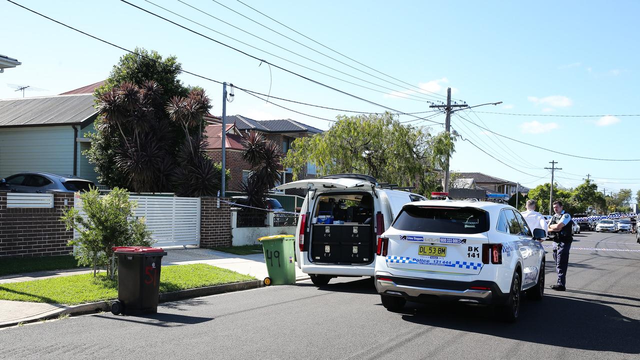 Police at the Edward St home where Ms Tran was kidnapped from, the morning after the attack. Photo: Gaye Gerard / NewsWire