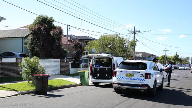 Police at the Edward St home where Ms Tran was kidnapped from, the morning after the attack. Photo: Gaye Gerard / NewsWire