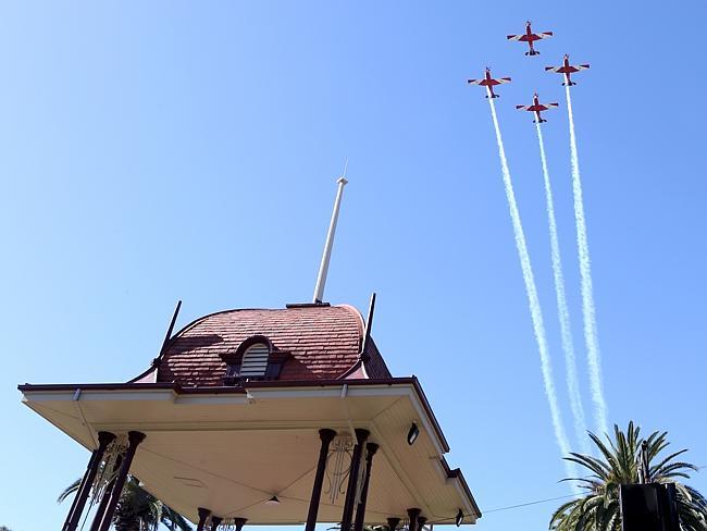 The Roulettes do a flyover over Johnstone Park. PIC: Mark Wilson