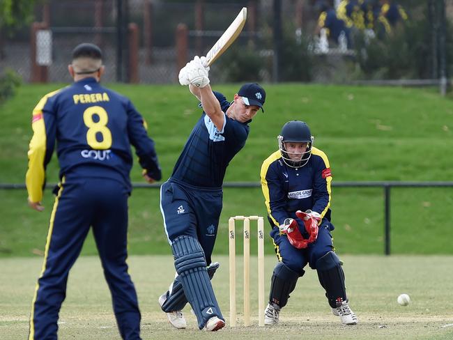 Andrew Chalkley in action for Kew against Plenty Valley.