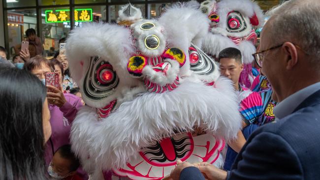 A dozen marginal seats with high proportions of Chinese-Australians could be pivotal at Saturday’s election.