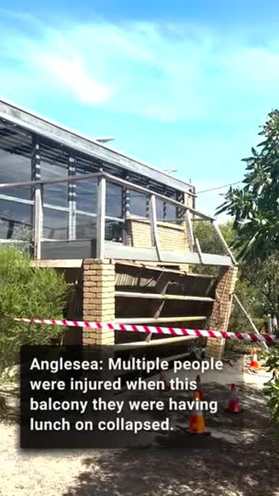 Anglesea balcony collapses injuring eight people