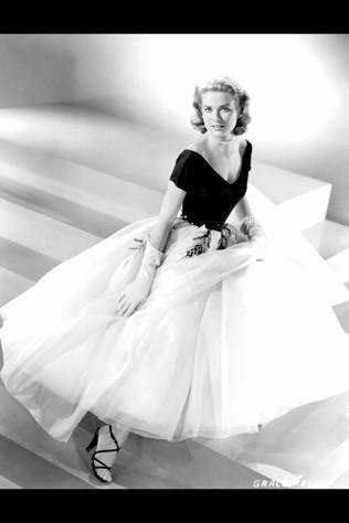 Download e-book The grace kelly dress No Survey