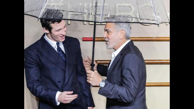 George Clooney taught Callum Turner how to kiss the “old-fashioned way” for their new movie.