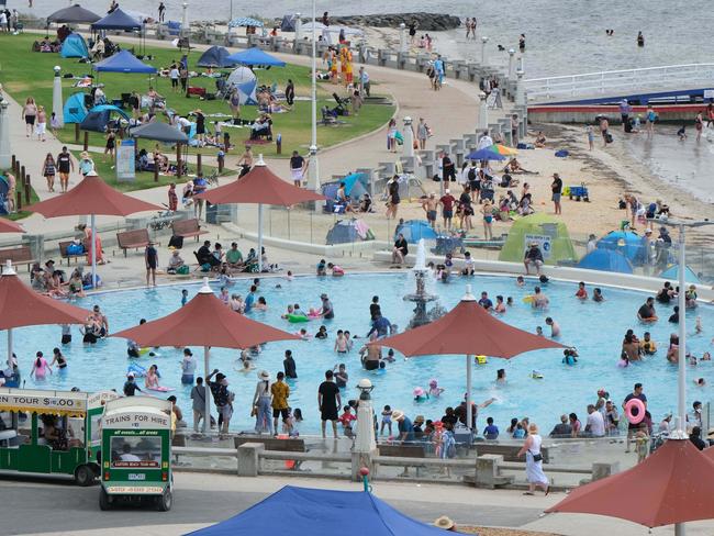 Hot weather pic eastern beach GeelongEastern beach pool Picture: Mark Wilson