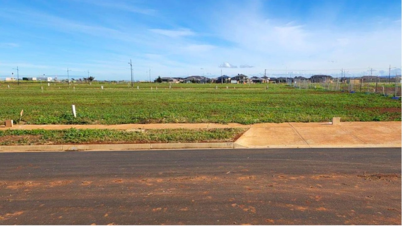 An empty plot of land in Thornhill Park belonging to a Snowdon customer.