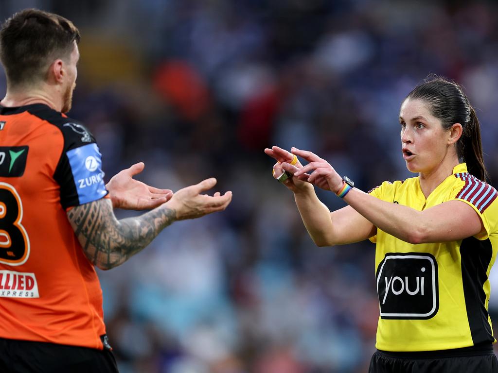 Referee Kasey Badger drops some stern words on John Bateman. Picture: Brendon Thorne/Getty Images