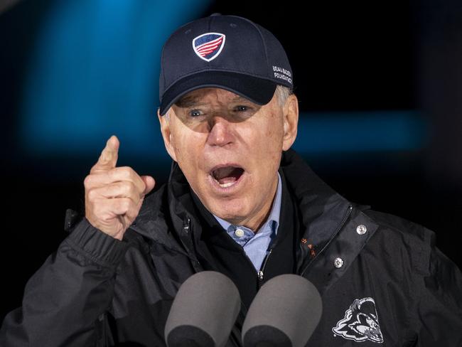 PHILADELPHIA, PA - NOVEMBER 01: Democratic presidential nominee Joe Biden speaks during a drive-in campaign rally at Franklin Delano Roosevelt (FDR) Park on November 01, 2020 in Philadelphia, Pennsylvania. Biden is campaigning in Philadelphia on Sunday, in the key battleground state of Pennsylvania that President Donald Trump won narrowly in 2016.   Drew Angerer/Getty Images/AFP == FOR NEWSPAPERS, INTERNET, TELCOS & TELEVISION USE ONLY ==