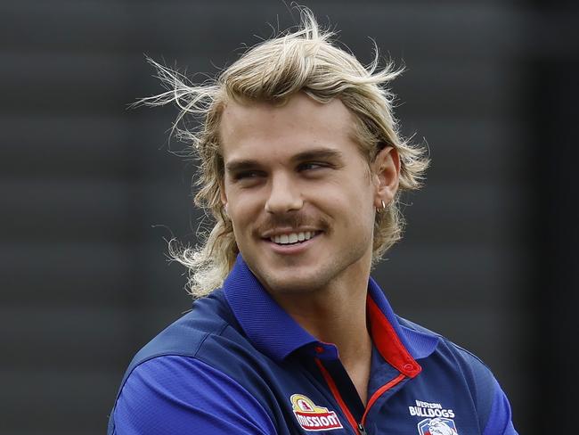 MELBOURNE , AUSTRALIA. February 23 , 2024.  AFL. Western Bulldogs vs Hawthorn at Whitten Oval.   Injured Bulldog Bailey Smith watches on     . Pic: Michael Klein