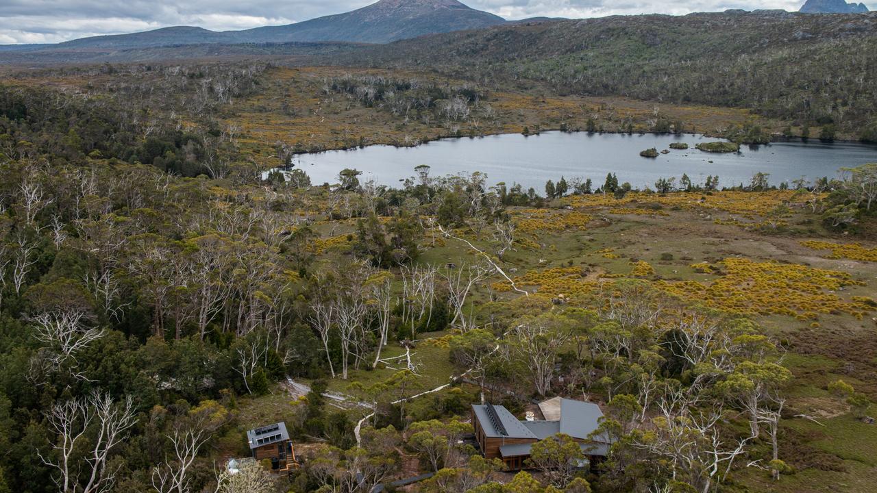 Thousands of bushwalkers book the Overland Track for summer season ...