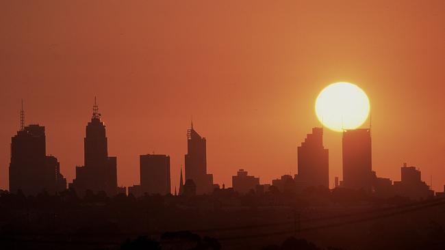 Summer sunset over Melbourne skyline.