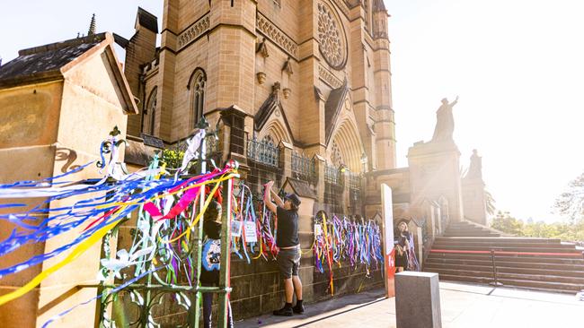 The ribbons ‘amplify the voices of survivors &amp; victims of child sexual abuse’. Picture: NCA NewsWire / Ben Symons