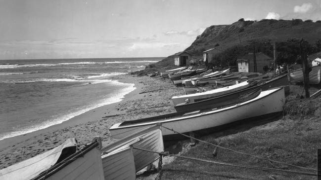 The huts at Fishermans Beach photographed by Frank Hurley circa 1940. Courtesy National Library of Australia