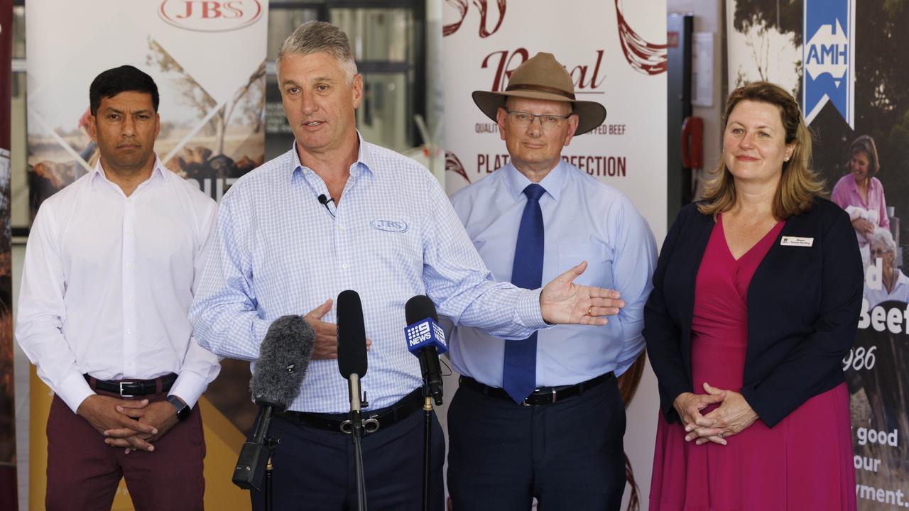 Today's announcement of 500+ jobs at JBS Dinmore was attended by Mayor Teresa Harding, Federal Member for Blair Shayne Neumann MP, State Member for Bundamba Lance McCallum MP and CEO of JBS Australia Brent Eastwood.