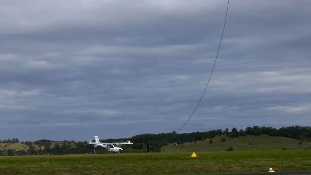 Rotorwing Helicopter Services retrieve Jabiru ultralight from paddock ...