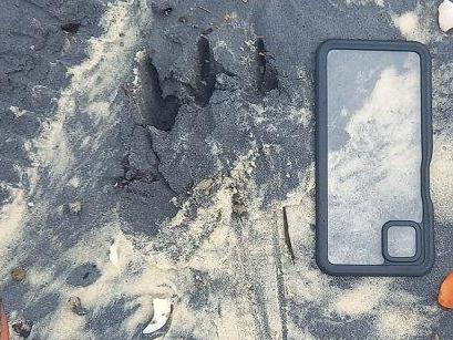 The ranger took photos of the crocodileâs body imprint on the sand, itâs claw marks and marks made by its sliding tail.