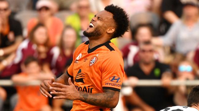 Aaron Amadi-Holloway of the Roar (left) reacts after losing the ball during the Round 6 A-League match between Brisbane Roar and Melbourne City at Dolphin Stadium in Brisbane, Sunday, November 17, 2019. (AAP Image/Dan Peled) NO ARCHIVING, EDITORIAL USE ONLY