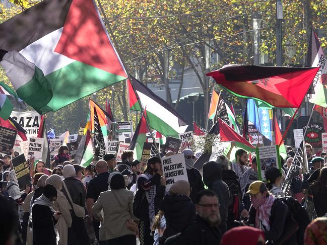 MELBOURNE,AUSTRALIA-NewsWire Photos 26 MAY, 2024: STOP THE BOMBING NOW - FREE PALESTINE SUNDAY RALLY at STATE LIBRARY. The UN's top court, the International Court of Justice (ICJ), has issued a dramatic ruling, ordering Israel to "immediately halt its military offensive in Rafah". Picture: NCA NewsWire / Valeriu Campan