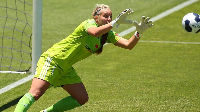 Casey Dumont in action for the Matildas.