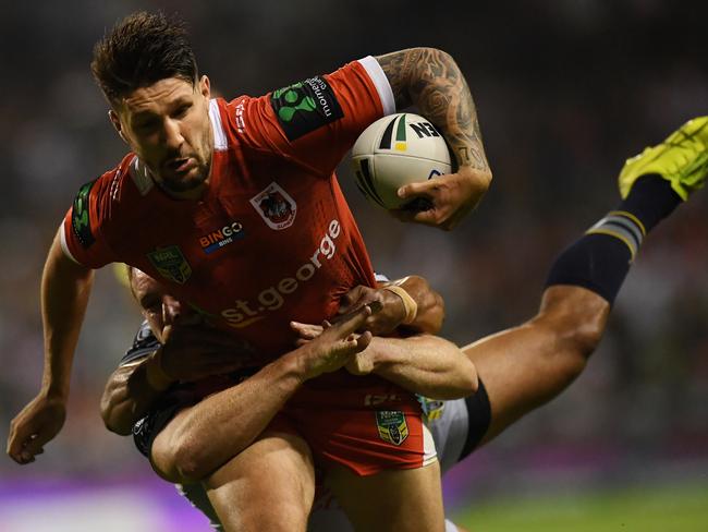 Gareth Widdop on the charge.