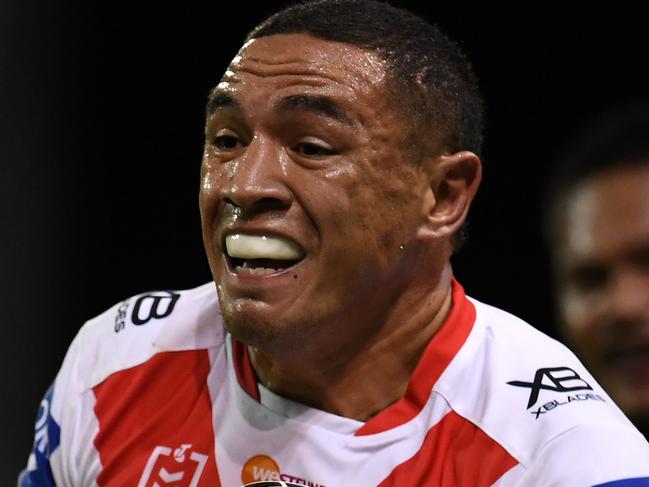 Tyson Frizell of the Dragons during the Round One NRL match between St George Illawarra Dragons and Wests Tigers at WIN Stadium in Wollongong, Sunday, March 15, 2020. (AAP Image/Dean Lewins) NO ARCHIVING, EDITORIAL USE ONLY