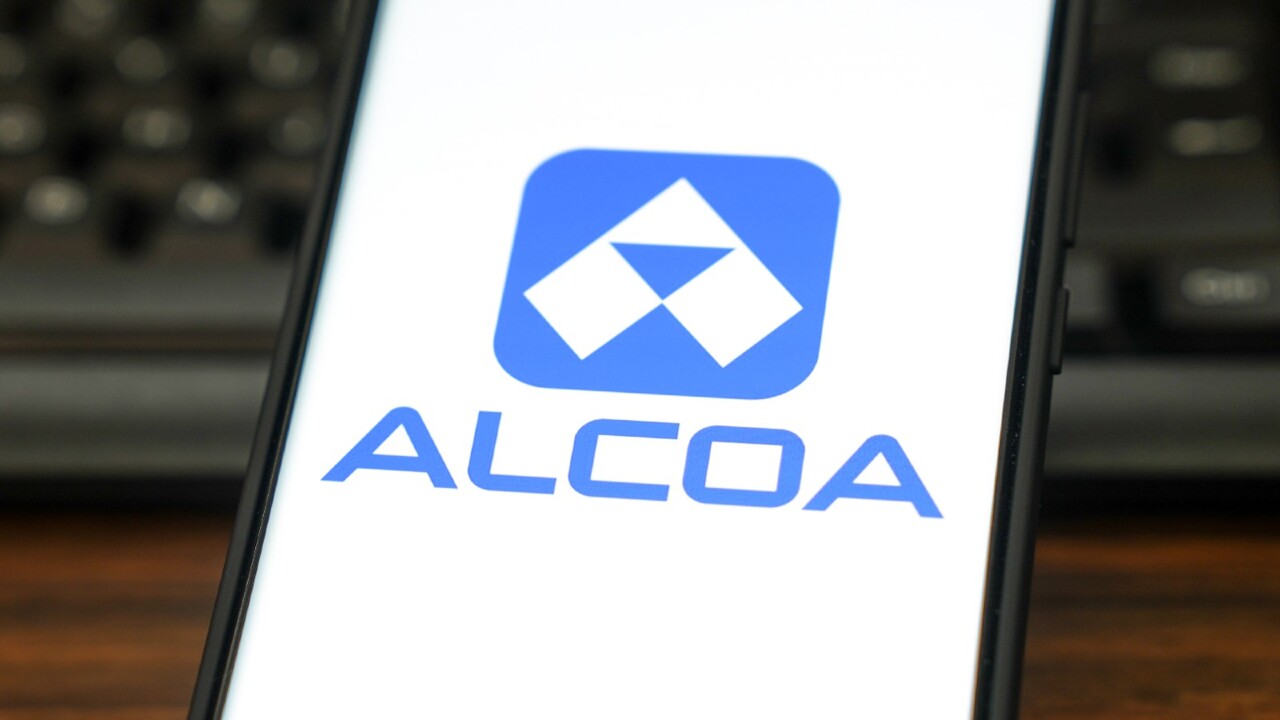 Hundreds of workers to lose their jobs following Alcoa WA refinery shutdown