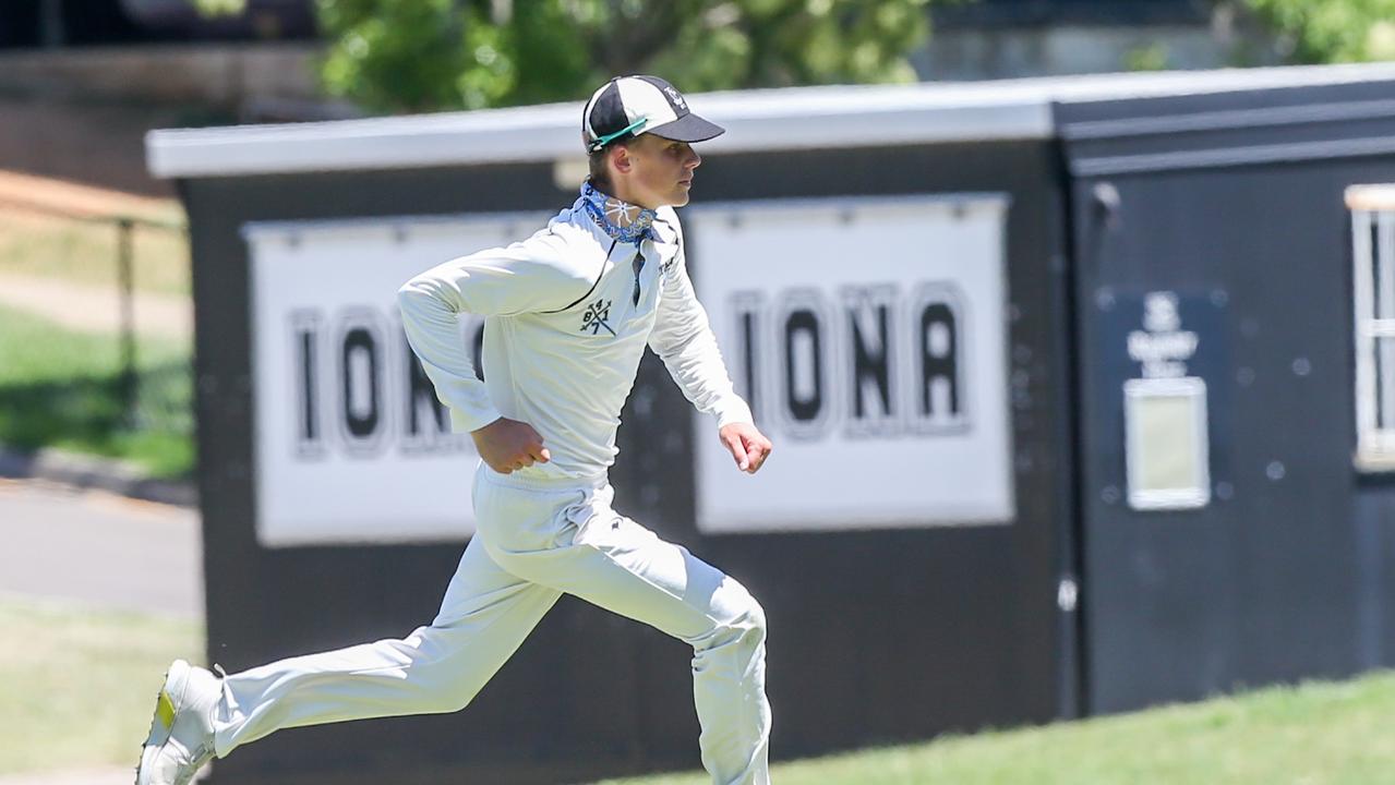 AIC First XI cricket between Iona College and St Peters Lutheran College Photography by Stephen Archer