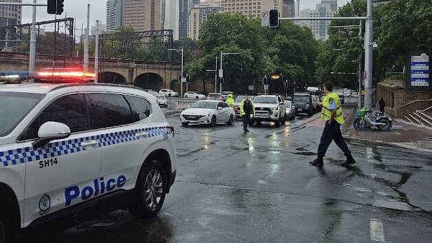 Police are currently directing traffic with lights out at Elizabeth Street.