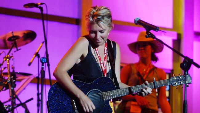 Veteran star Melinda Schneider will not be in Tamworth in January after the famous country music festival was cancelled. Picture: AAP Image/Sam Mooy