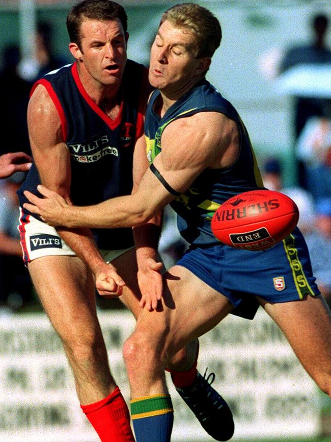 Lachlan Bowman (left) in action for Norwood against the Eagles. Picture: Sarah Reed.