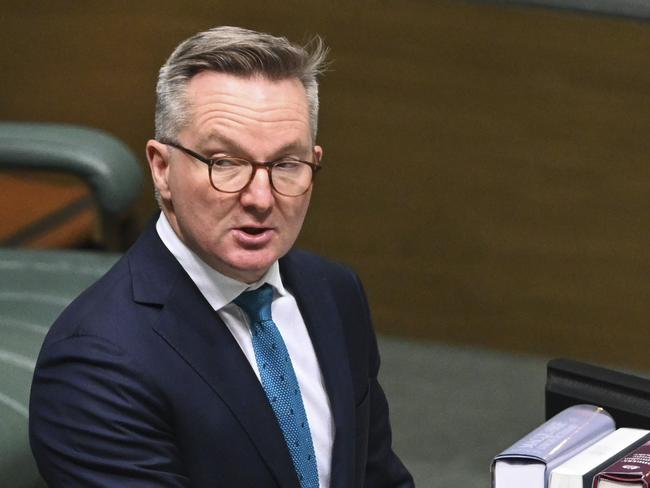 CANBERRA, AUSTRALIA, NewsWire Photos. NOVEMBER 30, 2023: Climate Change and Energy Minister, Chris Bowen delivers the second annual climate statement in the House of Representatives at Parliament House in Canberra. Picture: NCA NewsWire / Martin Ollman