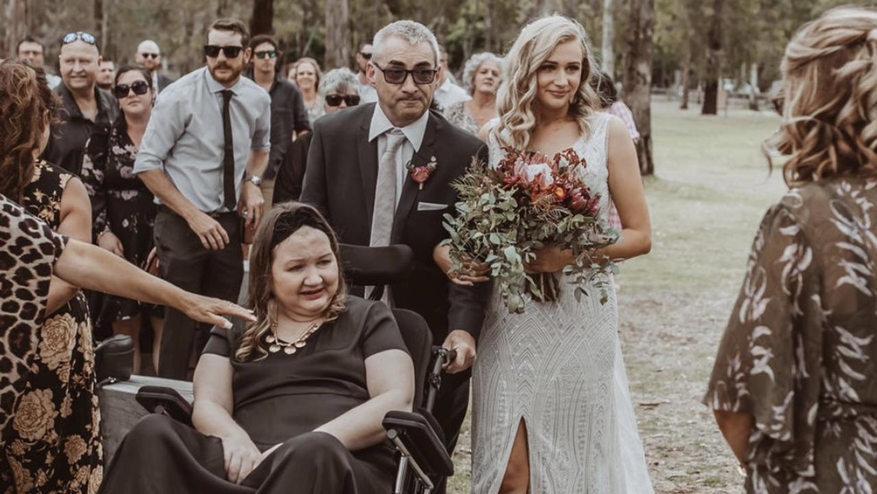 Kyabram Molly Flett marries Brodie Unwin in front of unwell mum