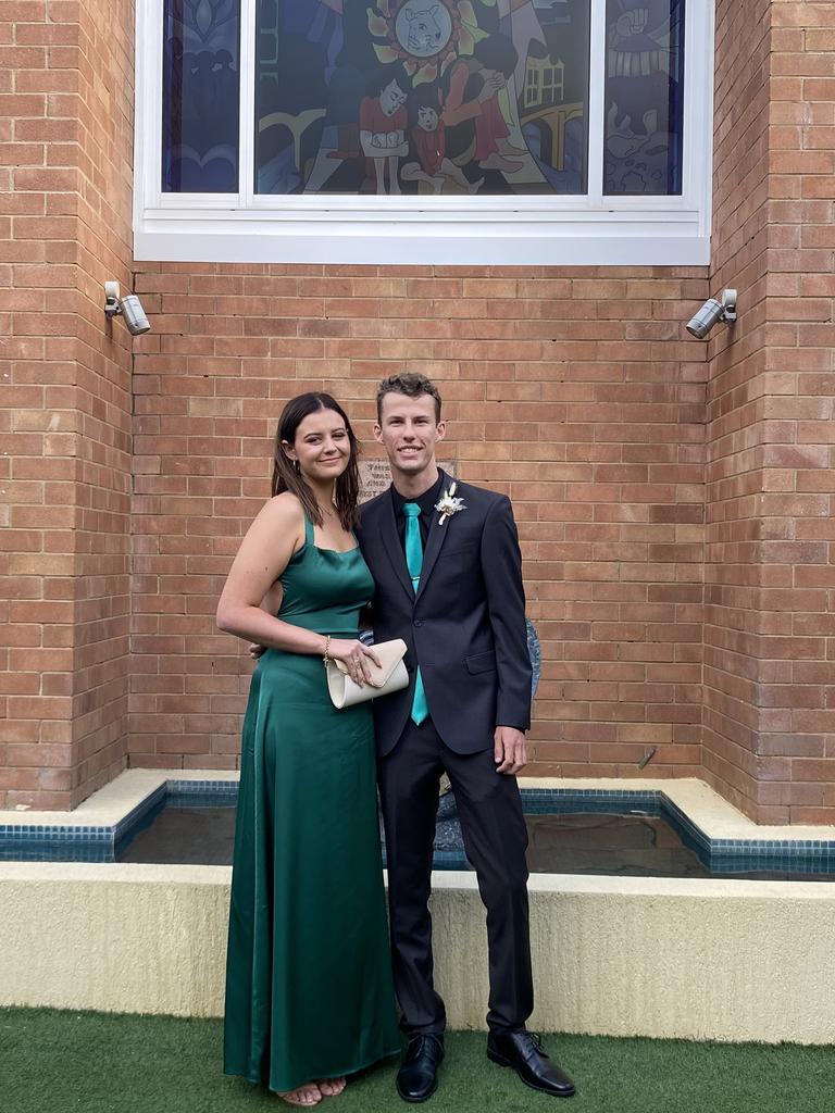 St Ursula’s College Yeppoon 2021 seniors stun at formal | The Chronicle