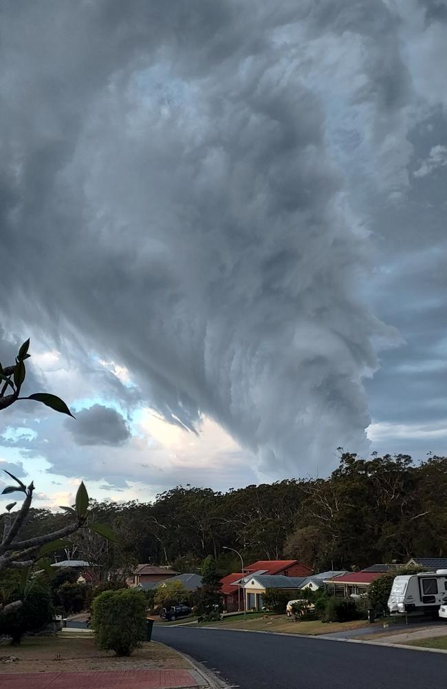 Incredible images of the southerly change moving in across the region on Monday evening have been shared on social media. Picture by Jen Nix taken in the Port Macquarie area.