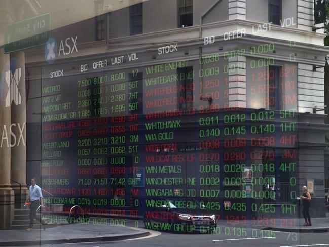 SYDNEY, AUSTRALIA : Newswire Photos - JANUARY 14 2025; A general view of people walking past the ASX in the Sydney CBD. Picture: Newswire/ Gaye Gerard