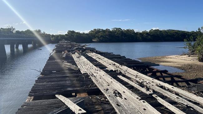 The old Annan River Bridge along the Mulligan Hwy, looking north toward Cooktown.