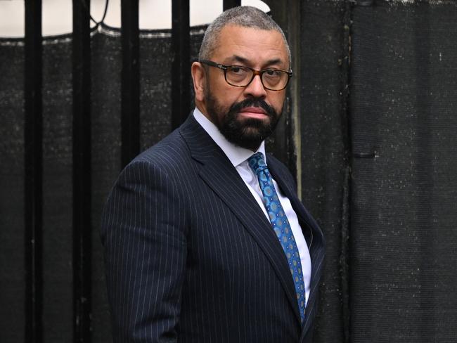 Britain's Foreign Secretary James Cleverly arrives at 10 Downing Street in central London on March 7, 2023. - The UK government will unveil radical plans to stop migrants crossing the Channel illegally on small boats, acknowledging it is stretching international law amid an outcry from rights campaigners. (Photo by JUSTIN TALLIS / AFP)