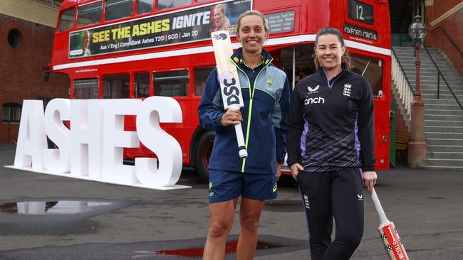 SYDNEY, AUSTRALIA - JANUARY 08: Ashleigh Gardner of Australia and Tammy Beaumont of England pose during the Women's Ashes Series Series Launch at Sydney Cricket Ground on January 08, 2025 in Sydney, Australia. (Photo by Jason McCawley/Getty Images for Cricket Australia)